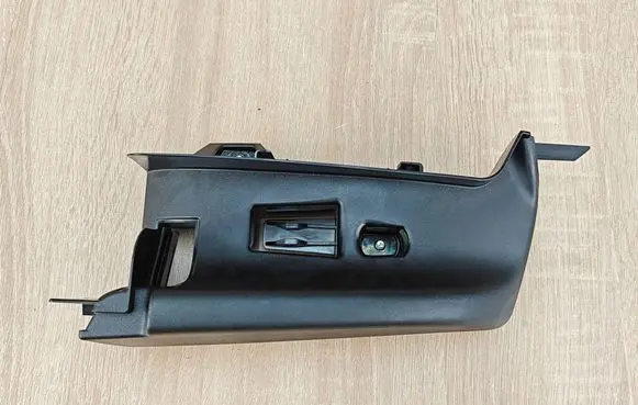 Audi A5 Seat belt trim 8W8857791