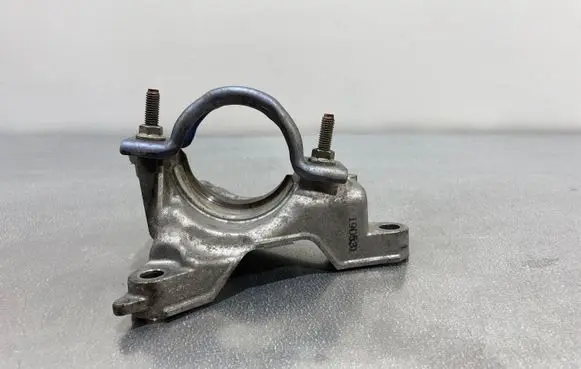 Mazda CX-3 Driveshaft support bearing bracket 