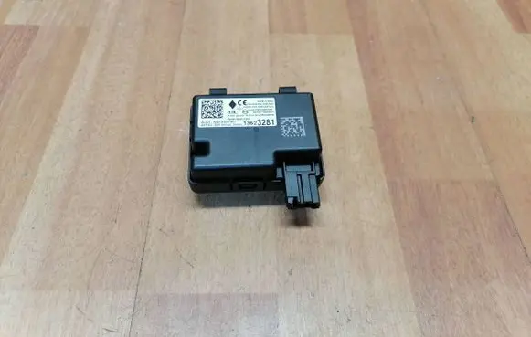 Opel Astra K Door central lock control unit/module 13523281 YR00200280