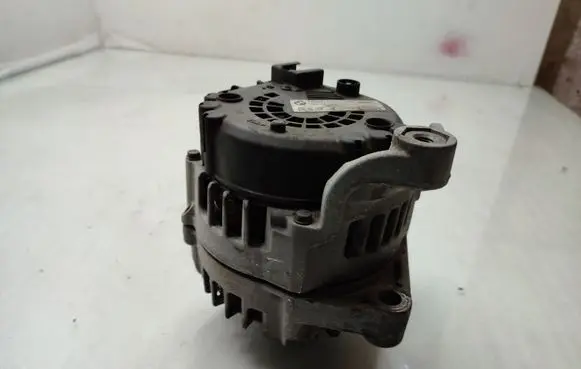 BMW 3 E90 E91 Generator/alternator 7805432