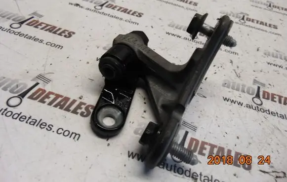 Mercedes-Benz A W169 Front door upper hinge
