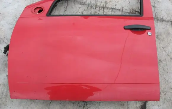Dacia Sandero Front door 0V21D