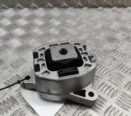 BMW iX1 Engine mount bracket 8871445