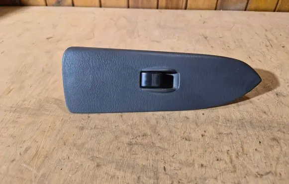 Mazda 323 Electric window control switch GE4V684L1