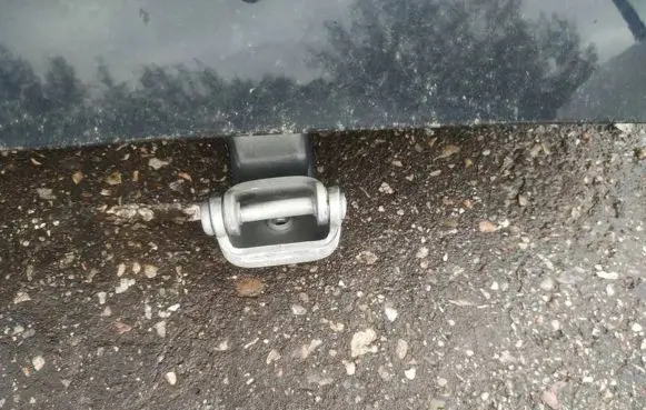 Ford Kuga I Tailgate/trunk/boot hinge