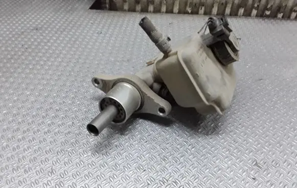 Volkswagen Touran I Master brake cylinder 1K1611301C