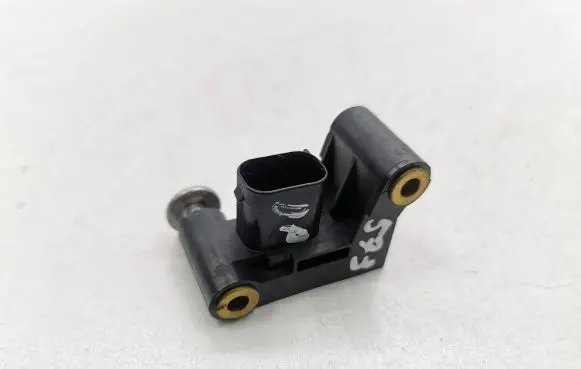 BMW 5 E60 E61 Airbag deployment crash/impact sensor 6977398 001366 038A52C4