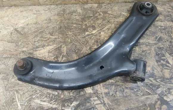 Nissan Tiida C11 Front lower control arm/wishbone 9X061