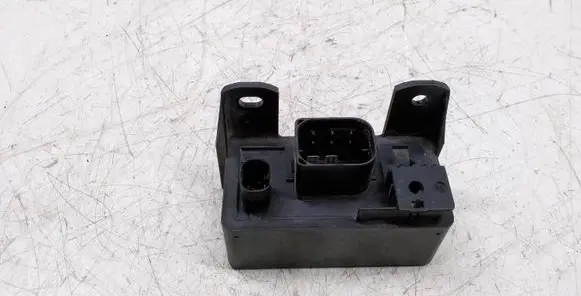 Glow plug pre-heat relay