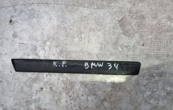 BMW 5 E34 Fender trim (molding) 6WW37