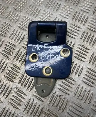 Land Rover Freelander Loading door upper hinge 