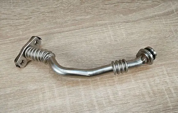 Audi A6 C7 Turbo turbocharger oiling pipe/hose 04L145736E