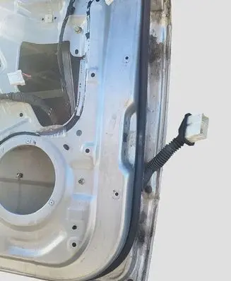 KIA Sorento Front door