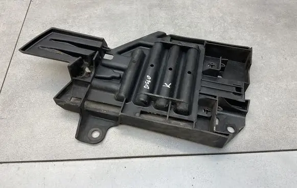 Land Rover Discovery Sport Headlight/headlamp mounting bracket 
