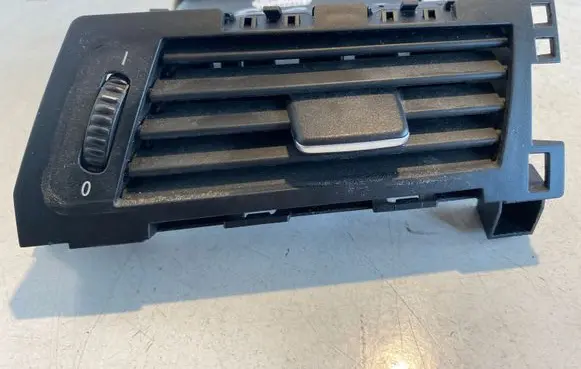 BMW 5 E60 E61 Dashboard side air vent grill/cover trim 6949303