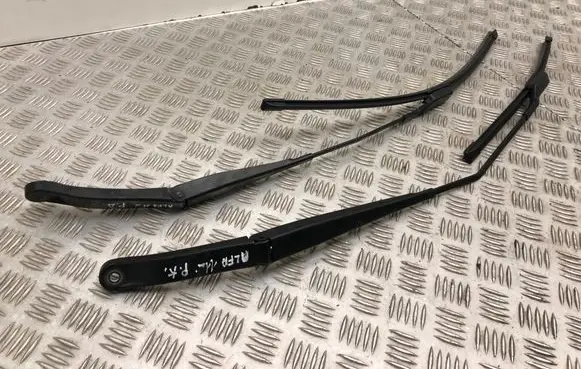 Alfa Romeo Giulietta Headlight wiper blade set 