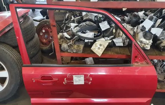 Mitsubishi Pajero Front door 3 DRZWI