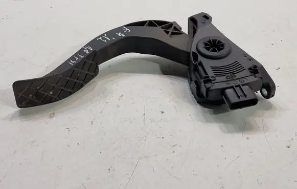 Audi A4 S4 B8 8K Accelerator throttle pedal 8K1721523A