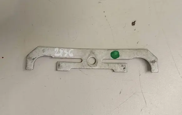 BMW 5 F10 F11 Fuel Injector clamp holder 