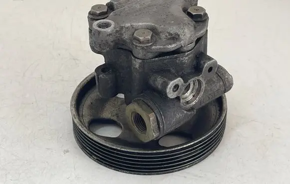 Ford Fusion Power steering pump 2S6C3A696DC 9637000880