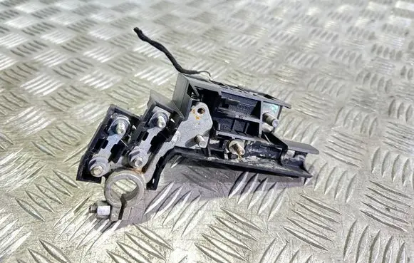 Audi A6 S6 C6 4F Battery relay fuse 4F0915519