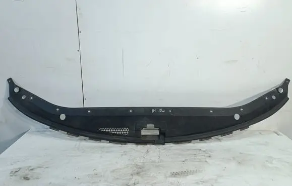 Hyundai H-1, Starex, Satellite Engine bonnet/hood lock trim molding 865634H000