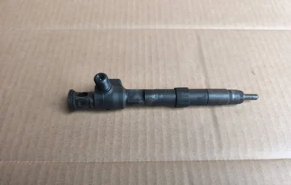 Ford Mondeo MK V Fuel injector 9674984080