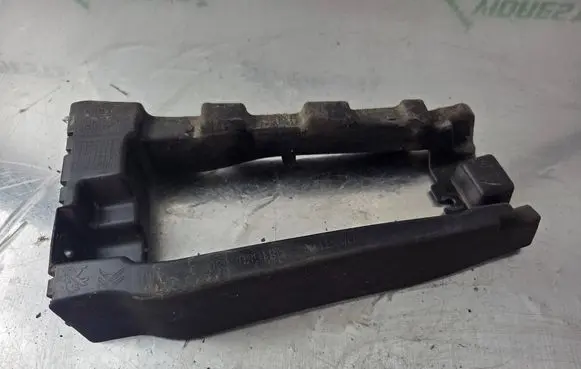 Opel Combo E Rear bumper mounting bracket 9816808680