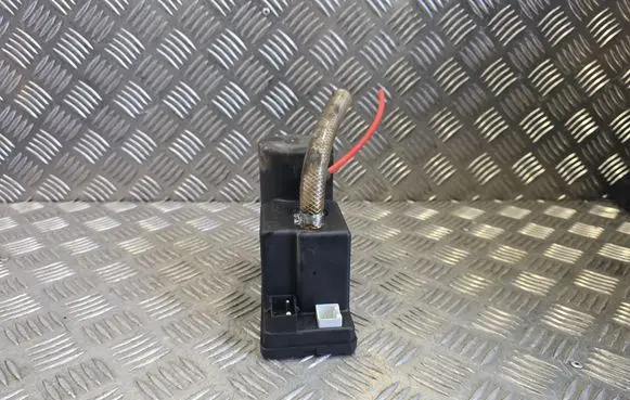 Audi A4 S4 B5 8D Central locking vacuum pump 4A0862257A
