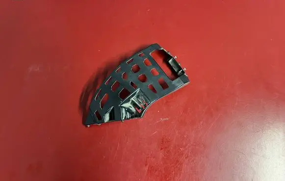 Front bumper mounting bracket