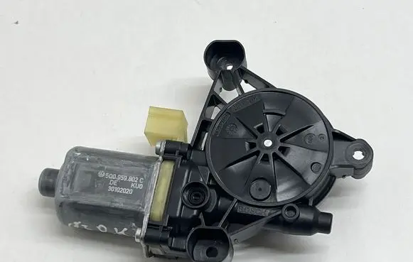 Audi Q3 F3 Front door window regulator motor 5Q0959802C