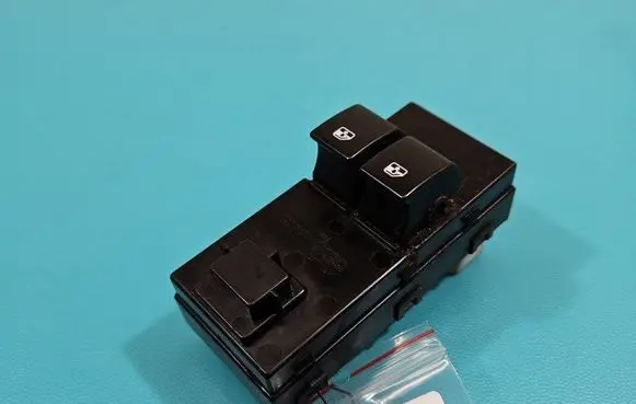 KIA Ceed Electric window control switch 93570-1H020 IMPRK1472390
