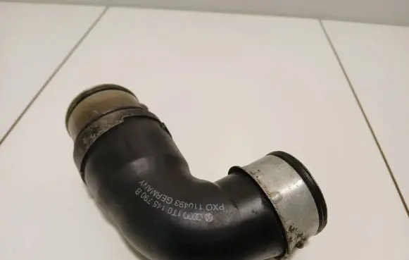 Audi A3 S3 8P Intercooler hose/pipe 1T0145790B