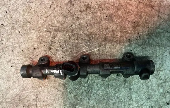 Renault Master III Fuel main line pipe 175215697R