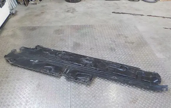 Mercedes-Benz GLK (X204) Center/middle under tray cover A2046100108