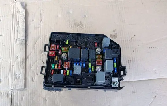 Opel Karl Fuse module 42686351