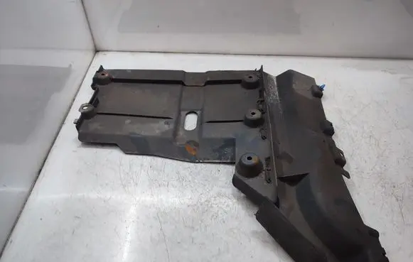 Rear underbody cover/under tray