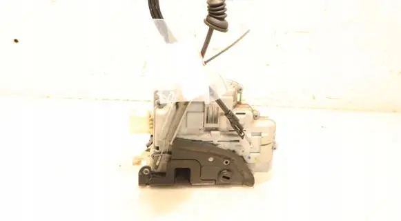 Volkswagen PASSAT B7 USA Rear door lock 3C4839016A