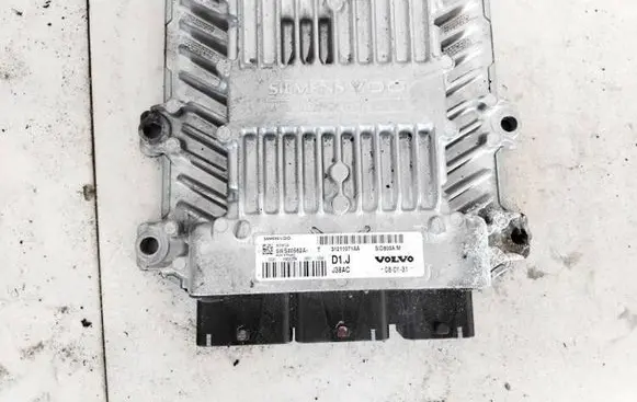 Volvo V50 Engine control unit/module 31211071aa 5WS4056A