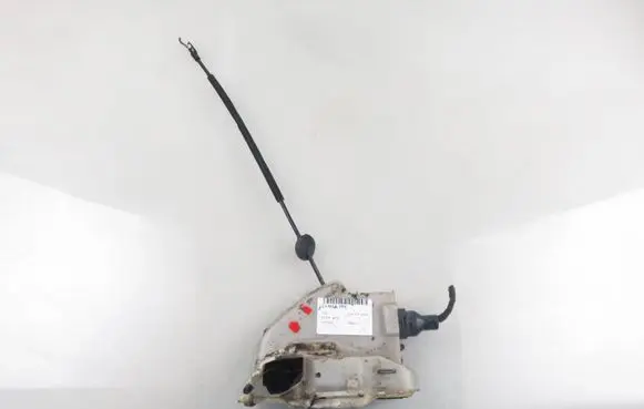 Volkswagen Golf V Front door lock 