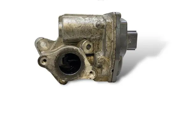 Nissan Juke I F15 EGR valve H8201143495 HU1501000211