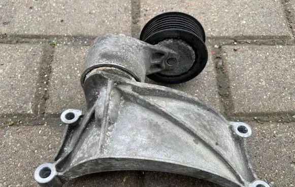 Audi A6 S6 C7 4G Generator/alternator bracket 06E903143D 06E903133M