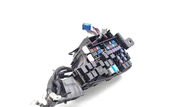 Mazda 6 Fuse module GHP9-67BF1 KD47-66767