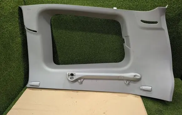 Mitsubishi Pajero Tailgate trim MR633191 MR633193 7230A207