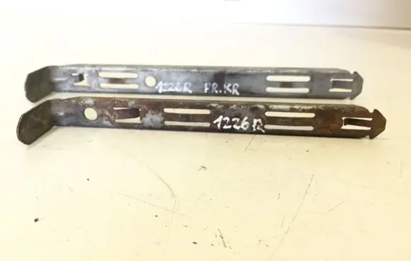 Volvo XC90 Headlight/headlamp mounting bracket 8637182