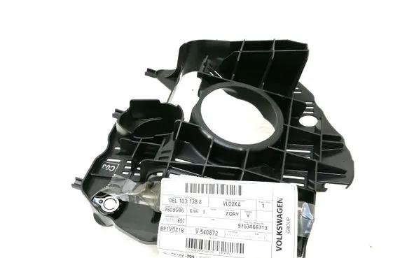 Volkswagen Golf VII Oil breather separator 03L103138E