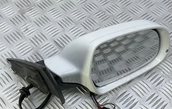 Audi A5 8T 8F Front door electric wing mirror 