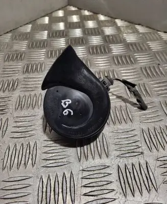 Volkswagen PASSAT B6 Horn signal 