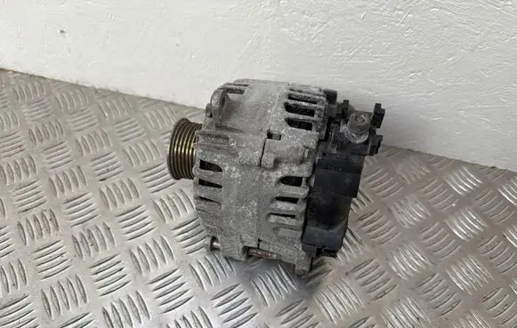 Opel Insignia B Generator/alternator 39218015 2725064B 500248430
