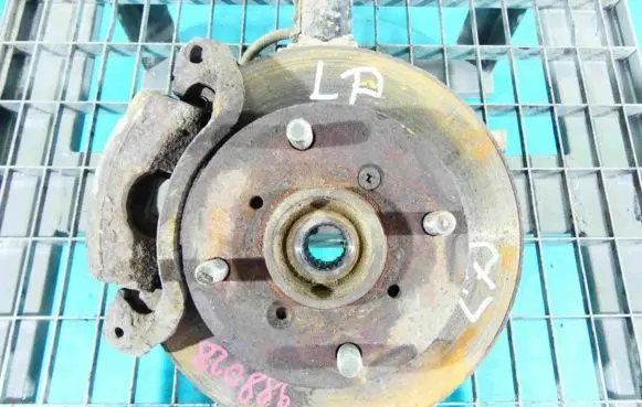 Suzuki Swift Cultus Front wheel hub spindle knuckle IMPRK988028